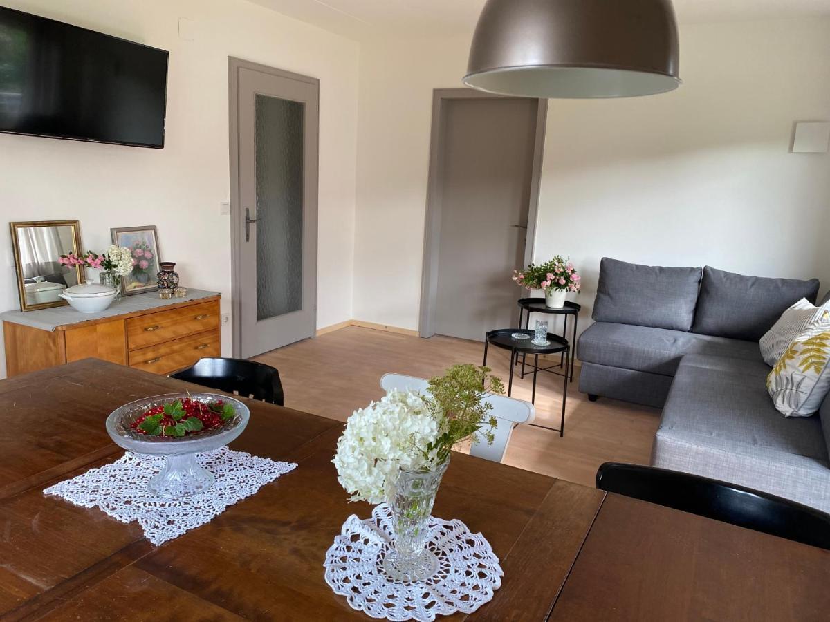 Wohnung Erdgeschoss Mit 3 Schlafzimmer In Ruhiger Gegend Mader Exterior photo